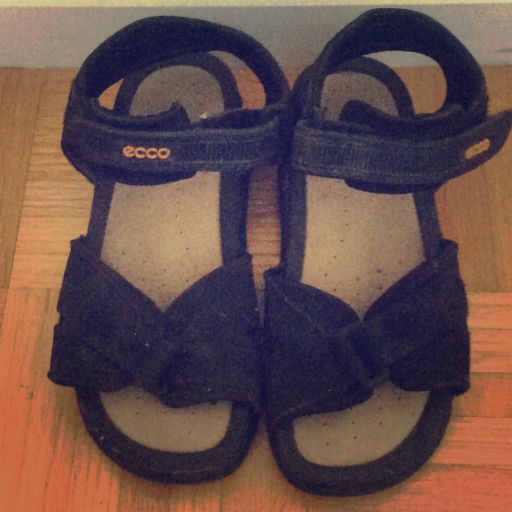 ECCO kids sandals size 35